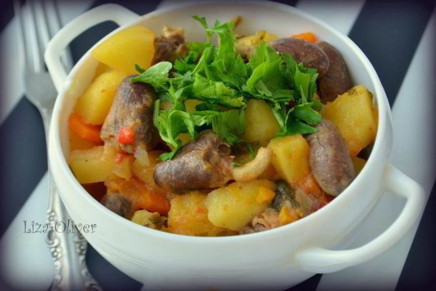 Рецепт острое жаркое с куриными сердечками и картофелем