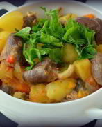 Острое жаркое с куриными сердечками и картофелем