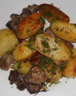 Жаркое из картофеля и куриных желудков