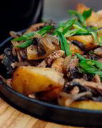 Жаркое из свинины с шампиньонами в духовке