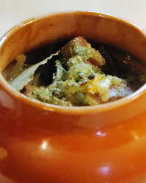 Жаркое с говядиной в горшочках по-домашнему