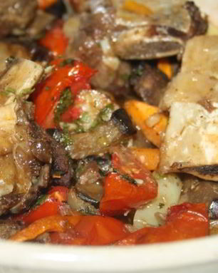 Жаркое с говяжьими ребрышками и летними овощами