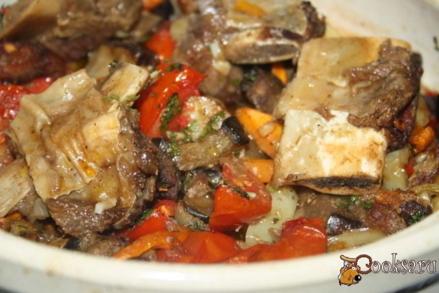 Рецепт жаркое с говяжьими ребрышками и летними овощами