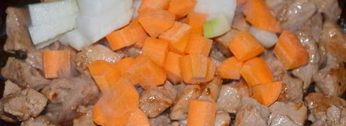 жаркое со свининой в горшочке. Шаг 4