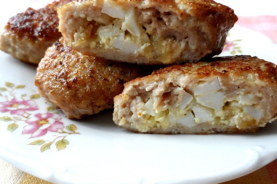 Рецепт мясные зразы с яйцом и луком