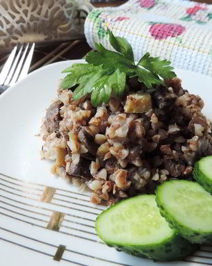 Гречка с грибами и кабачками