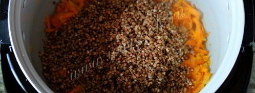 гречка с тушенкой в мультиварке. Шаг 4