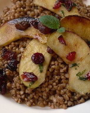 Гречневая каша с фруктовой заправкой