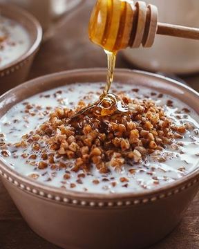 Гречневая каша с пряным постным молоком