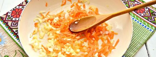 гречневая каша с тушенкой на сковороде. Шаг 2