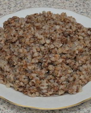 Гречневая каша с тушенкой