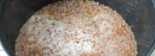 молочная гречневая каша в мультиварке. Шаг 8