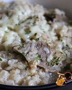 Каша из многозерновых хлопьев с говядиной и сыром