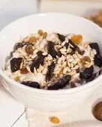 Каша овсяная с сухофруктами