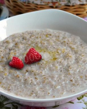 Ячневая каша на воде и молоке