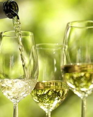 Белое вино полусладкое