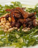 Курица в чайно-соевом соусе с белой фасолью