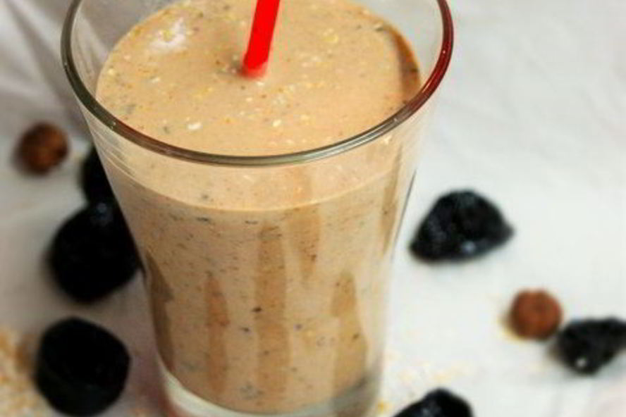 Рецепт кефирный коктейль с отрубями и черносливом