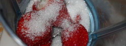 клубнично-йогуртовый коктейль. Шаг 2