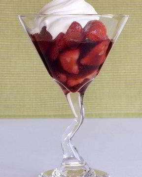 Клубника в базиликовом сиропе