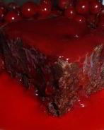 Кофейно-клюквенный брауни с калиновым сиропом