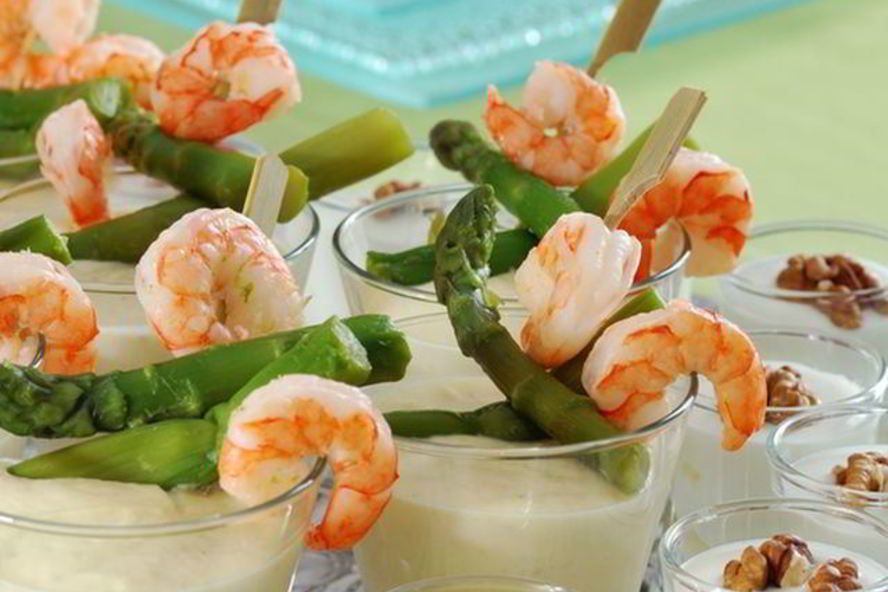 Рецепт коктейль из спаржи и креветок