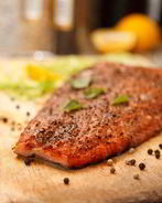 Лосось на гриле в кленовом сиропе и апельсиновом соке