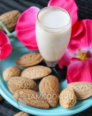 Миндальное молоко