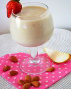 Кефирный смузи грушево-миндальный