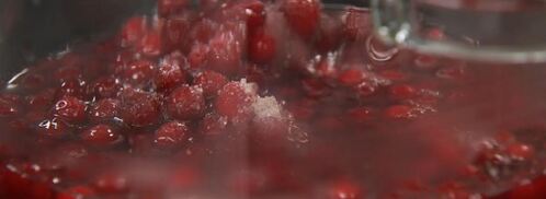 ленивые апельсиновые вареники с брусничным соусом и апельсиновым смузи. Шаг 2