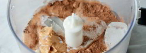 шоколадно-банановый смузи с арахисовой пастой. Шаг 2