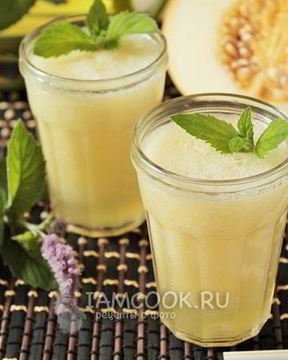 Смузи из дыни с мятным чаем