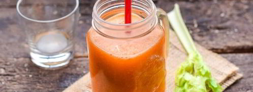 смузи из сельдерея с апельсиновым соком, морковью и яблоком. Шаг 9