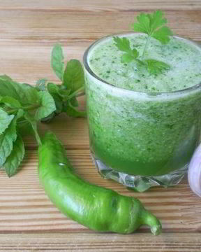 Зеленый коктейль для сыроедов