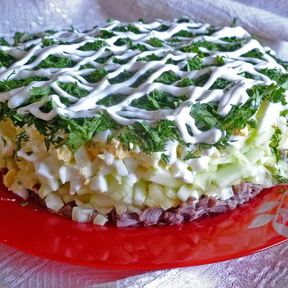 Салат с огурцами