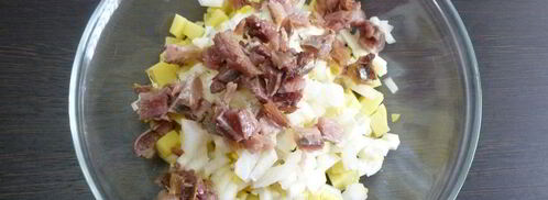 картофельный салат с соленой сельдью и свеклой. Шаг 4