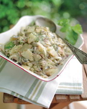 Картофельный салат с тюлькой и квашеной капустой