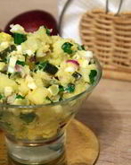 Картофельный салат с яйцом и зеленью