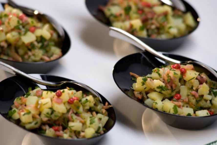 Рецепт картофельный салат с жареным беконом