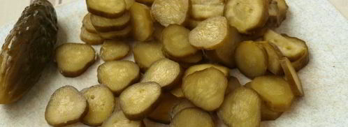 картофельный салат со щавелем и маринованными огурцами. Шаг 2