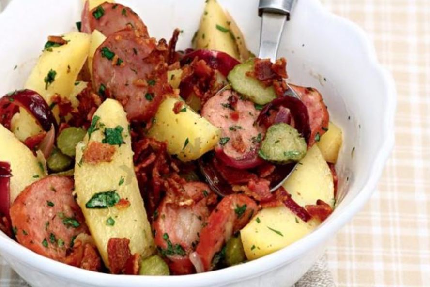 Рецепт немецкий картофельный салат с копченой колбасой