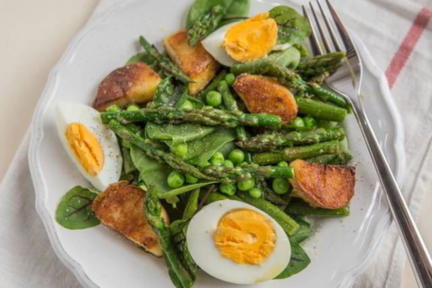 Рецепт салат из картофеля и спаржи с яйцом
