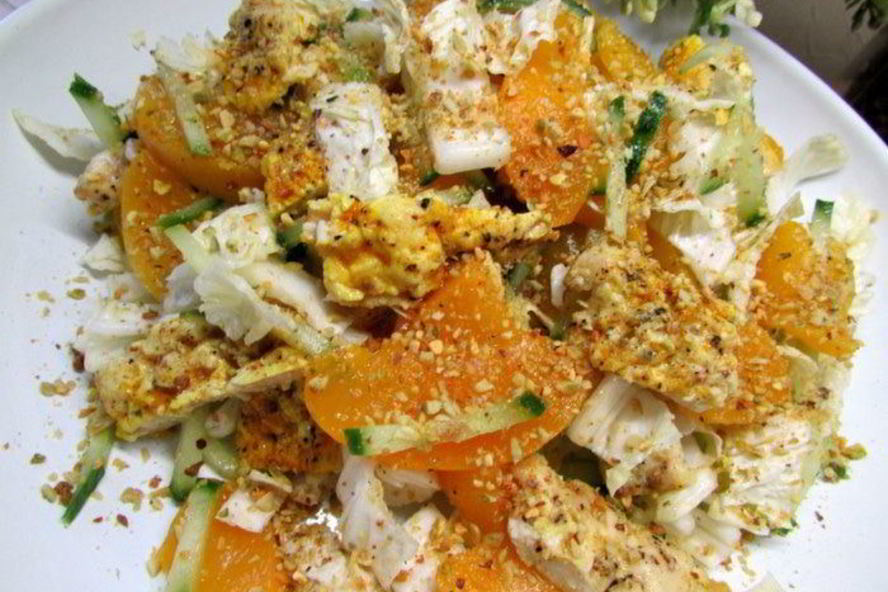 Рецепт куриный салат с персиками и фисташками