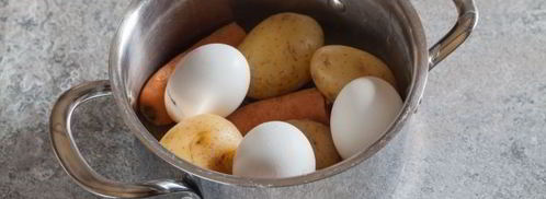 оливье с раковыми шейками. Шаг 3