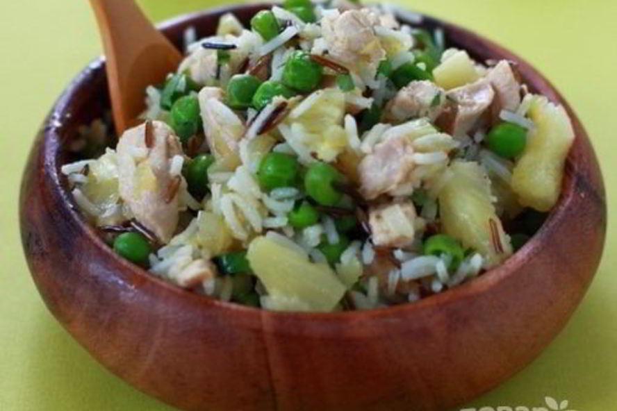 Рецепт порционный салат с курицей и ананасом