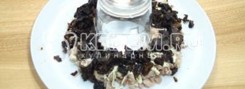 салат дамский каприз с куриными бедрышками. Шаг 2