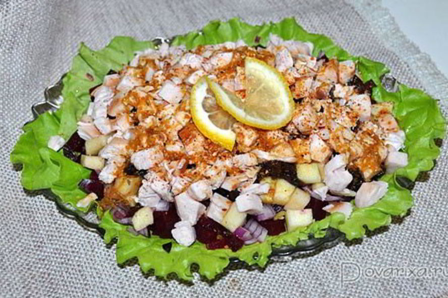 Рецепт салат из копченой курицы со свеклой и фруктами