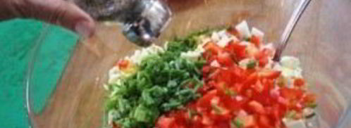 салат из крабовых палочек с кукурузой. Шаг 3