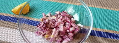 салат мимоза со шпротами. Шаг 5