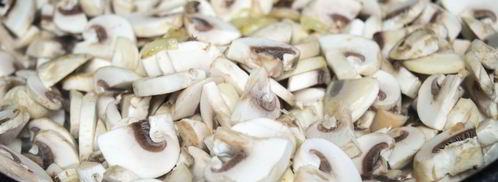 салат грибы под шубой. Шаг 2